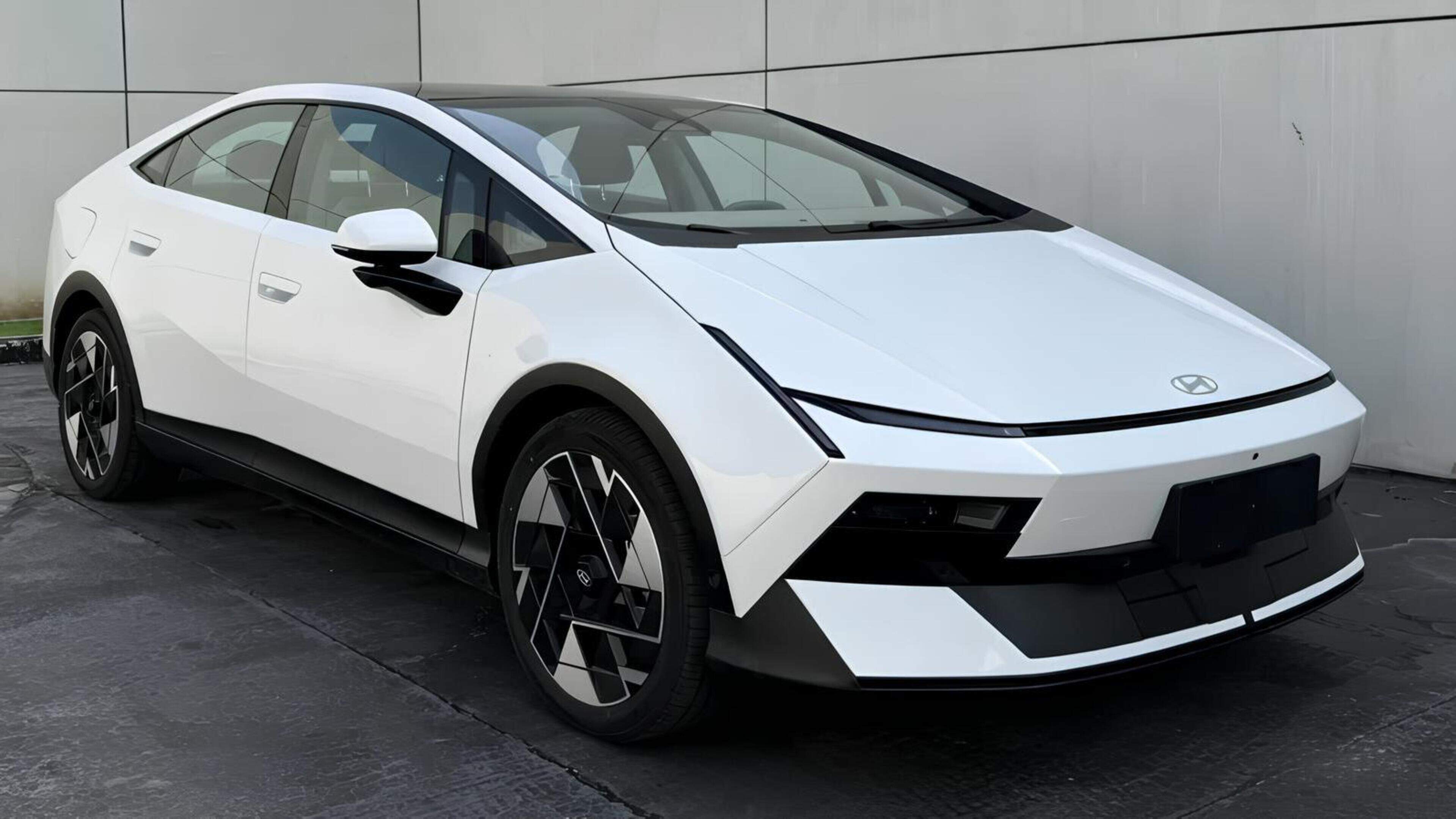 Hyundai Ioniq V gelekt: futuristische EV met opvallend design